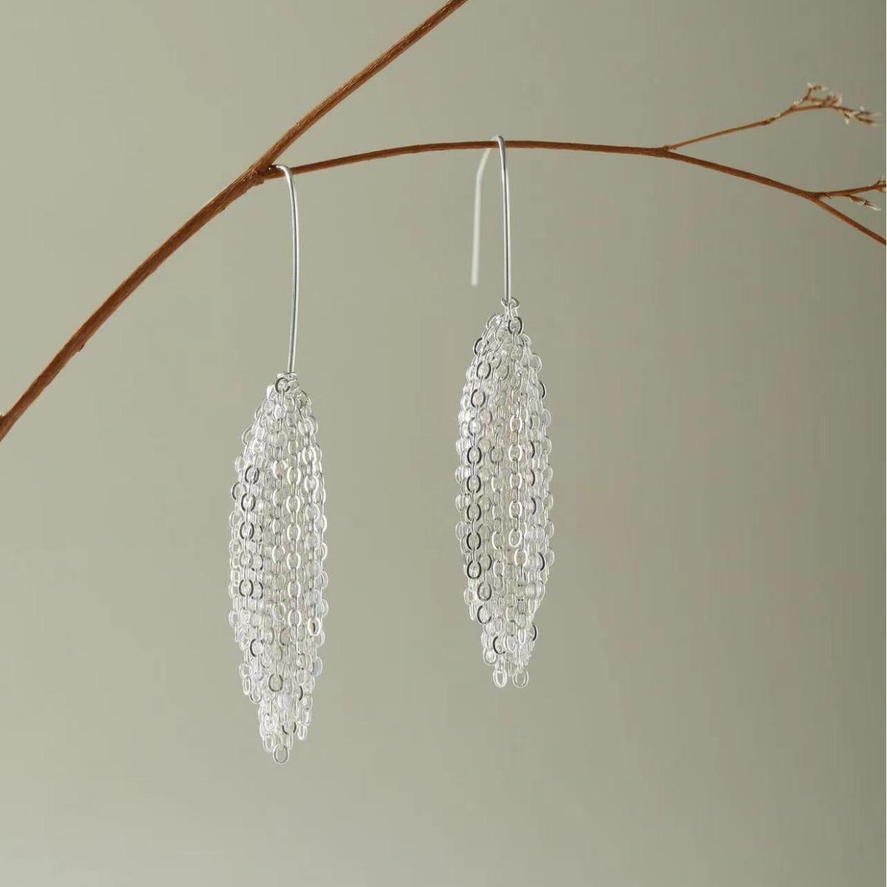 Junruxue S925 Sterling Silver Tassel Earrings - Elegant, Lightweight, Handmade European & American Style Jewelry Plain Silver серебряный
Junruxue S925 Sterling Silver Tassel Earrings - Elegant, Lightweight, Handmade European & American Style Jewelry Plain Silver серебряный