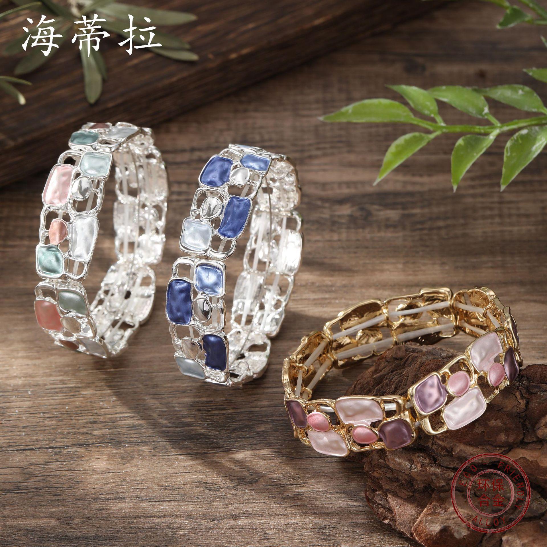 Enamel geometric hollow square elastic bracelet fashionable personality men s and women s versatile alloy bracelet
Enamel geometric hollow square elastic bracelet fashionable personality men s and women s versatile alloy bracelet