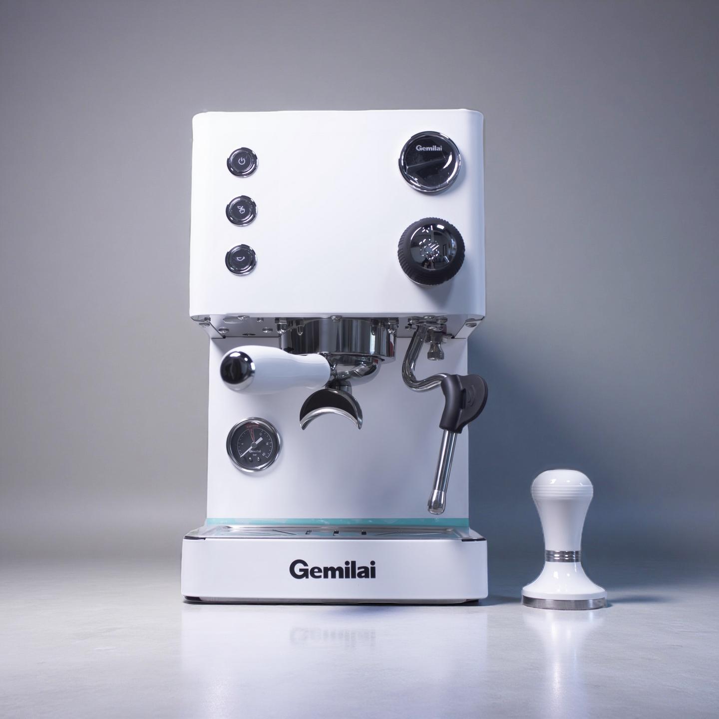 GEMILAI CRM3007Z Полуавтоматическая эспрессо-машина – бойлер 550 мл, регулируемый OPV, двойной ПИД-контроль температуры, мощность 1850 Вт белый