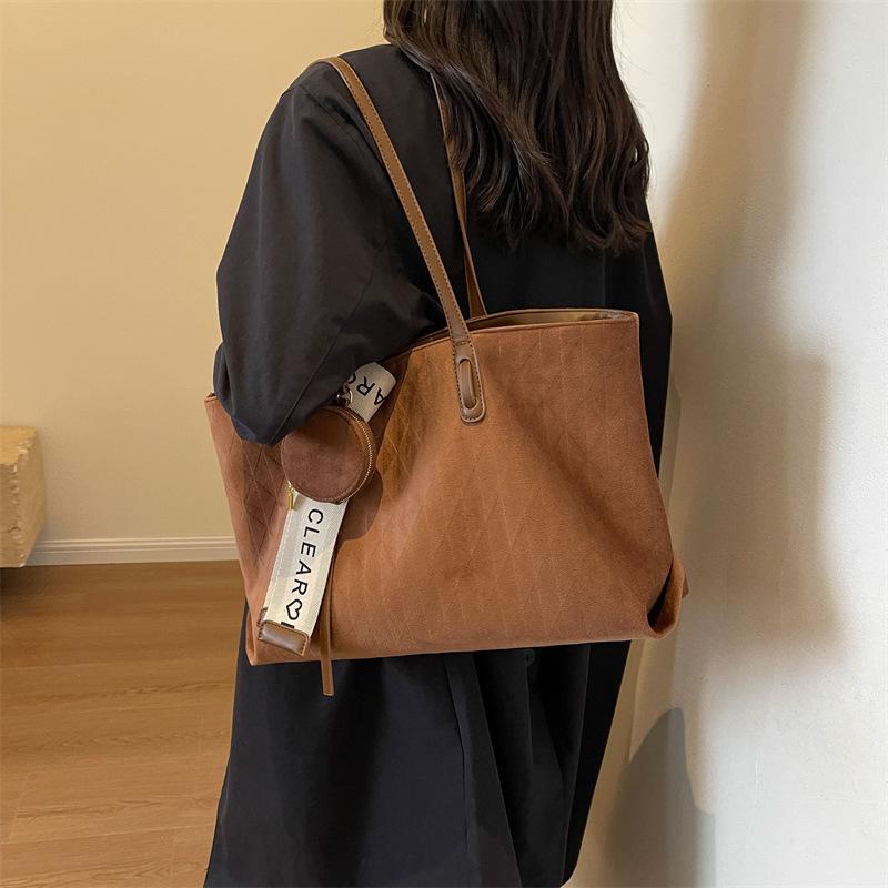 Retro bag women s large capacity 2025 new high-end versatile casual shoulder work tote bag зелений
Retro bag women s large capacity 2025 new high-end versatile casual shoulder work tote bag зелений