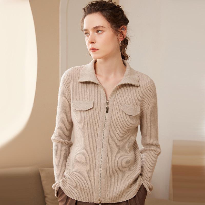 Женский универсальный кашемировый кардиган приталенного кроя: Свитер из шерсти на молнии до середины, с длинным рукавом и отложным воротником, однотонный Large верблюд
Женский универсальный кашемировый кардиган приталенного кроя: Свитер из шерсти на молнии до середины, с длинным рукавом и отложным воротником, однотонный Large верблюд