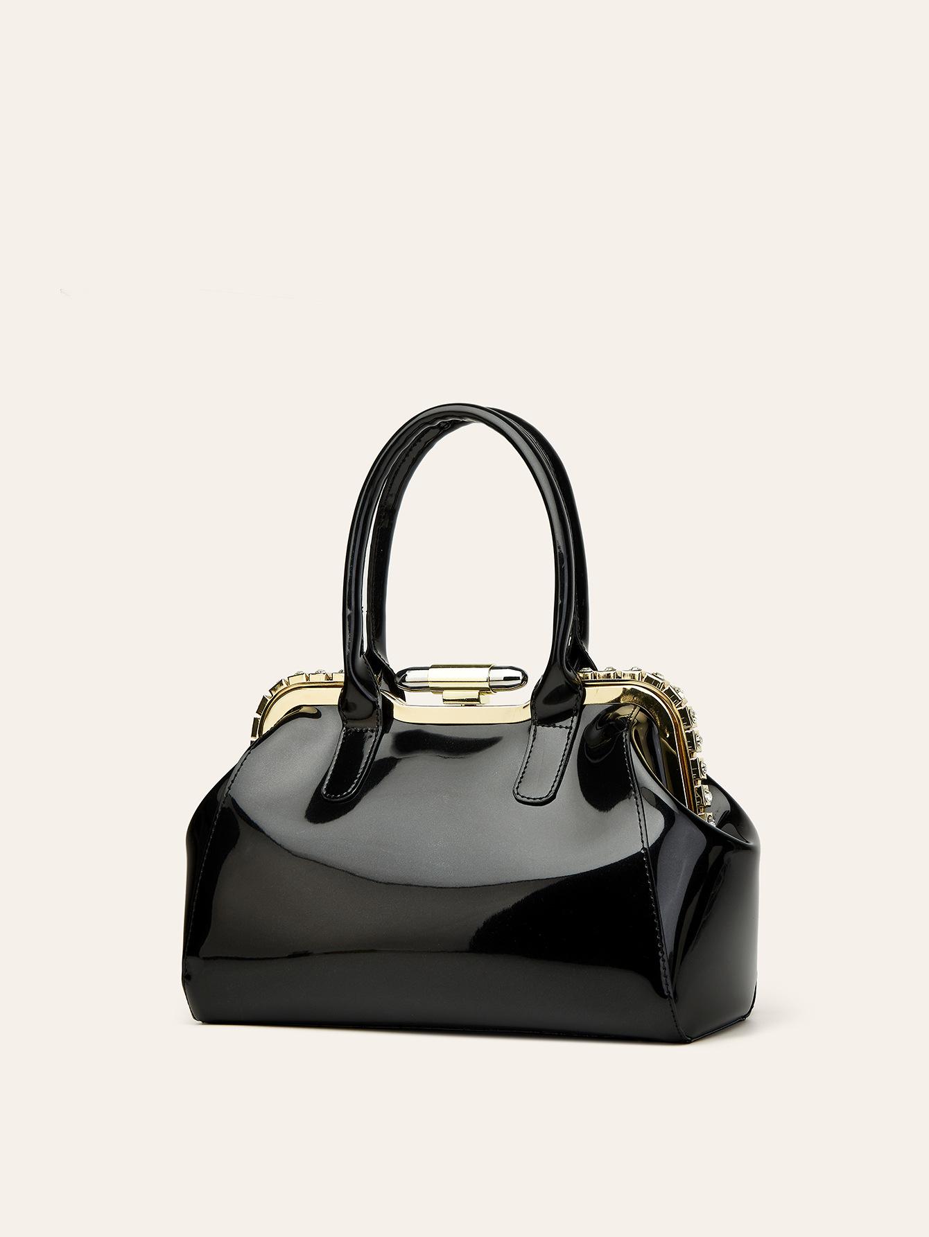 Dinner bag New patent leather portable women s bag clip bag, luggage чорний
Dinner bag New patent leather portable women s bag clip bag, luggage чорний