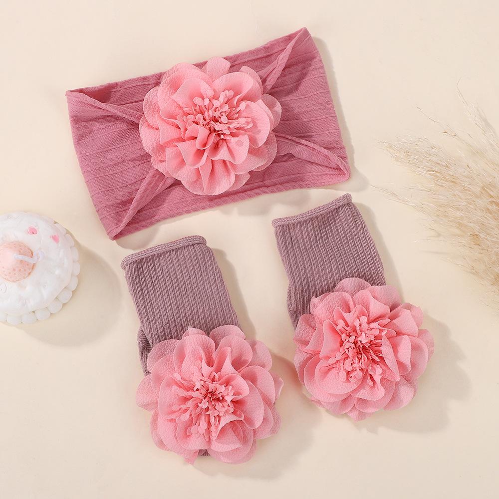 3PCS Baby Hair with Socks Two Piece Set 3D Flower Baby Hairband Combination Children Headwear Sock Set темно-рожевого кольору
3PCS Baby Hair with Socks Two Piece Set 3D Flower Baby Hairband Combination Children Headwear Sock Set темно-рожевого кольору