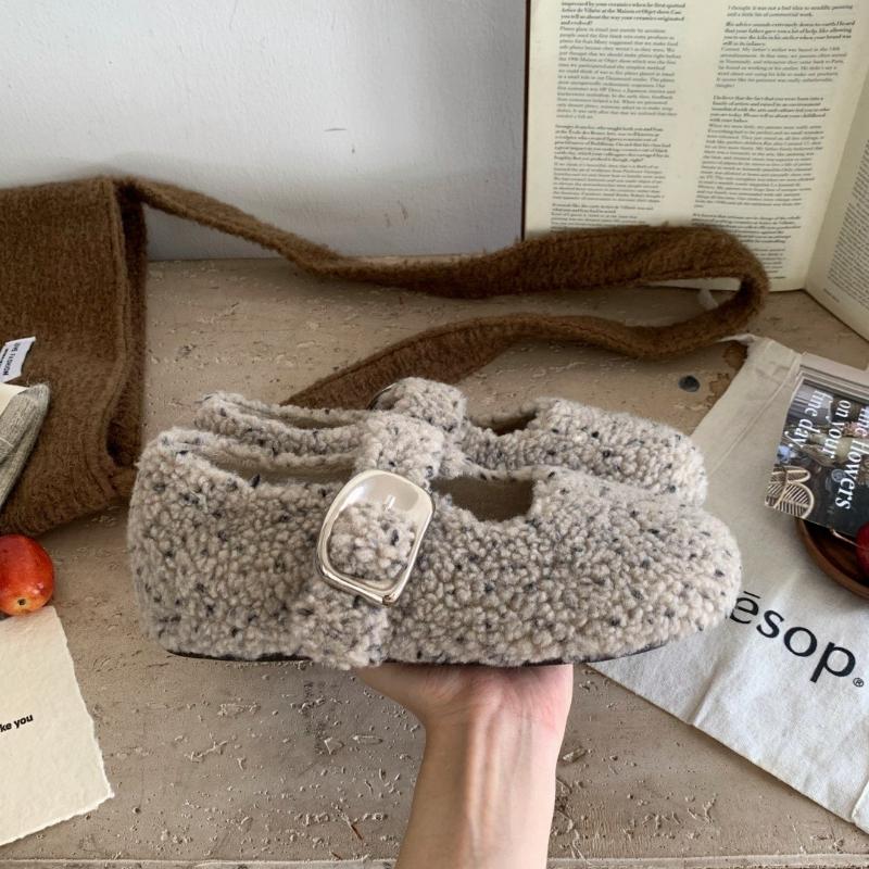 Warm Cotton Women Flats Shoes Comfort Soft Sole Short Plush Mary Jane Shoes Outdoor Grandma s shoes For Autumn Winter 35
Warm Cotton Women Flats Shoes Comfort Soft Sole Short Plush Mary Jane Shoes Outdoor Grandma s shoes For Autumn Winter 35