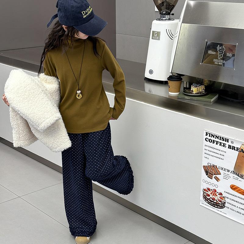 Девичий пушистый свитер-пальто 2025 и более толстый трехпредметный комплект с подкладкой из искусственного меха 170 cm
Девичий пушистый свитер-пальто 2025 и более толстый трехпредметный комплект с подкладкой из искусственного меха 170 cm