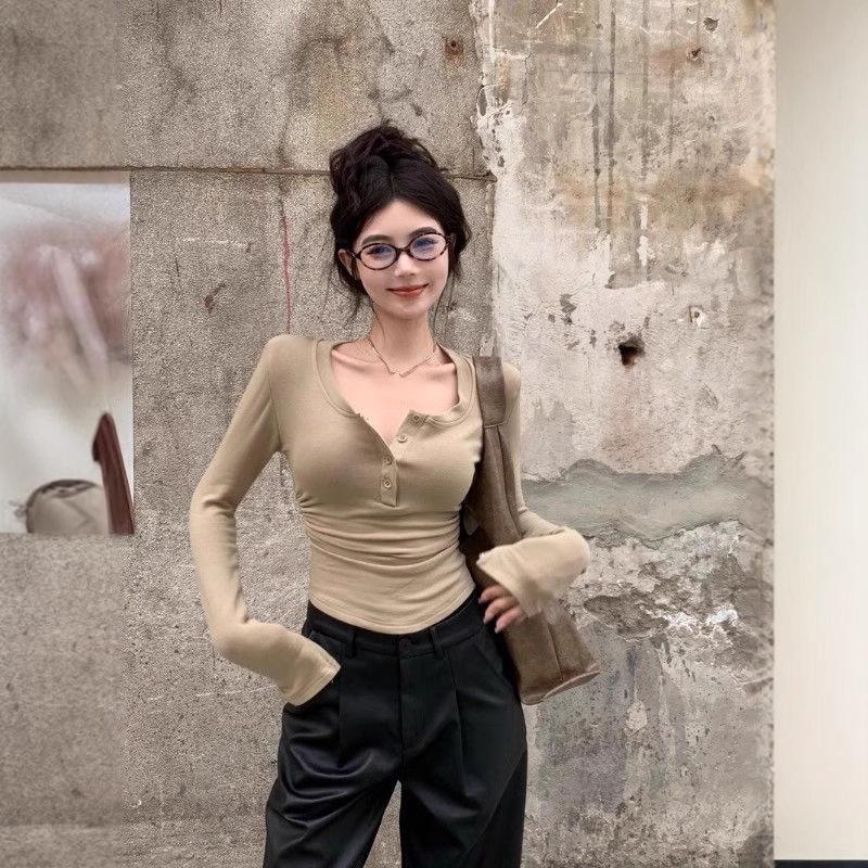 Chic Spicy U-Neck Button Long Sleeve Ruched T-Shirt - Women s Slimming Autumn/Winter Base Layer Top Extra Large синий
Chic Spicy U-Neck Button Long Sleeve Ruched T-Shirt - Women s Slimming Autumn/Winter Base Layer Top Extra Large синий