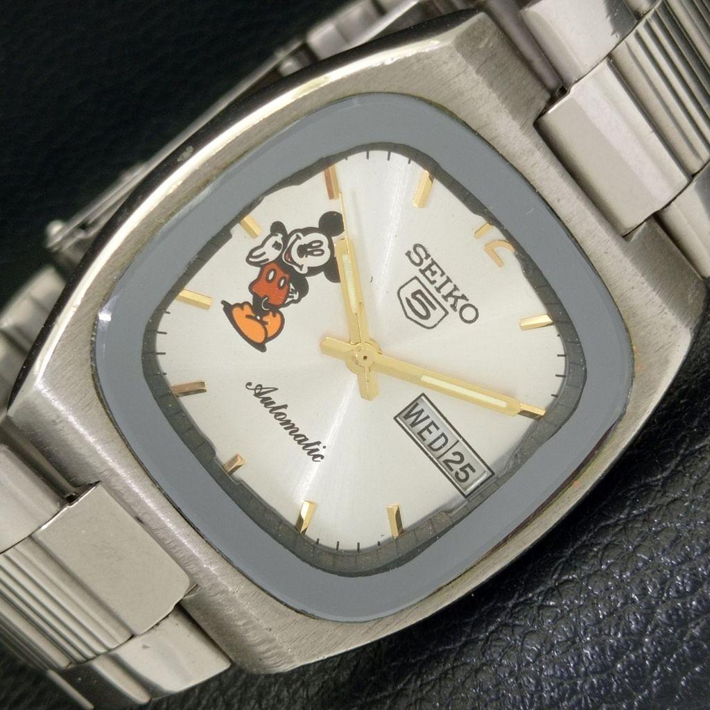 Б/У оригинальные винтажные часы SEIKO 5 AUTOMATIC JAPAN MENS SILVER DIAL a433703-2 R118-a433703
Б/У оригинальные винтажные часы SEIKO 5 AUTOMATIC JAPAN MENS SILVER DIAL a433703-2 R118-a433703