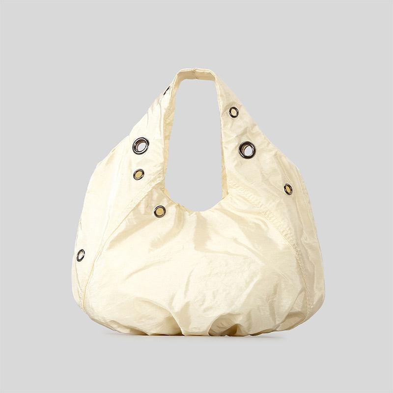 Niche Design Rivet Shoulder Bag Korean Fashion Dumpling Bags New Pleated Versatile Handbag Light Casual Solid Color Storage Bags
Niche Design Rivet Shoulder Bag Korean Fashion Dumpling Bags New Pleated Versatile Handbag Light Casual Solid Color Storage Bags