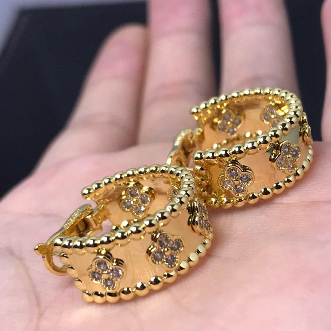 Stylish Hypoallergenic Four-leaf Clover Kaleidoscope Earrings for Women V Gold
Stylish Hypoallergenic Four-leaf Clover Kaleidoscope Earrings for Women V Gold