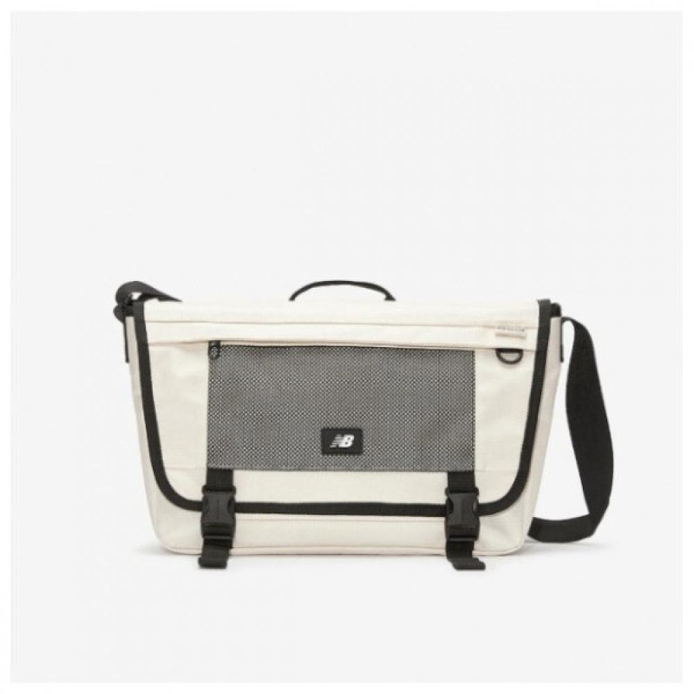 New Balance Crossbody Bag Rqk Nbgcess203 64 Authentic Messenger Bag Beige series/FREE
New Balance Crossbody Bag Rqk Nbgcess203 64 Authentic Messenger Bag Beige series/FREE