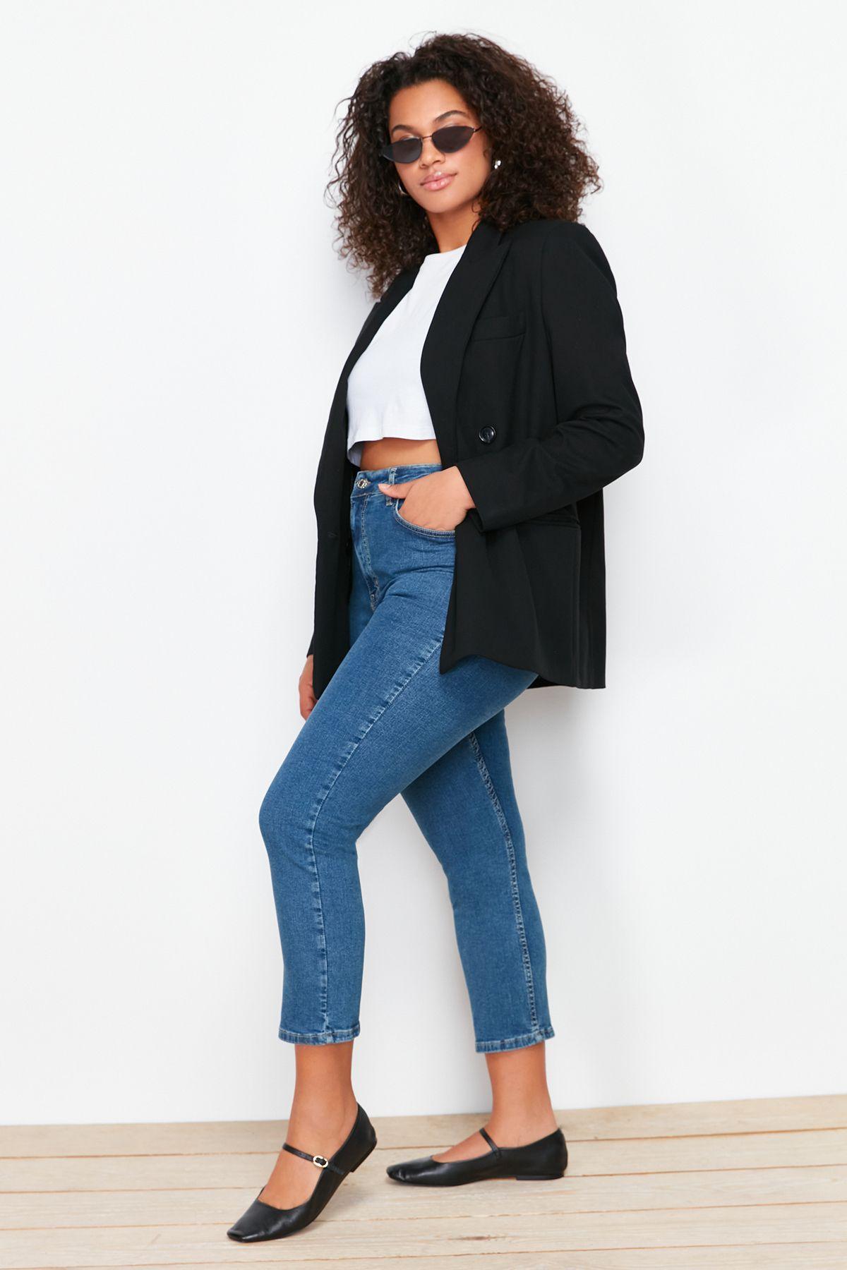 Женские стильные синие короткие эластичные джинсы больших размеров из денима скинни XL 
Женские стильные синие короткие эластичные джинсы больших размеров из денима скинни XL