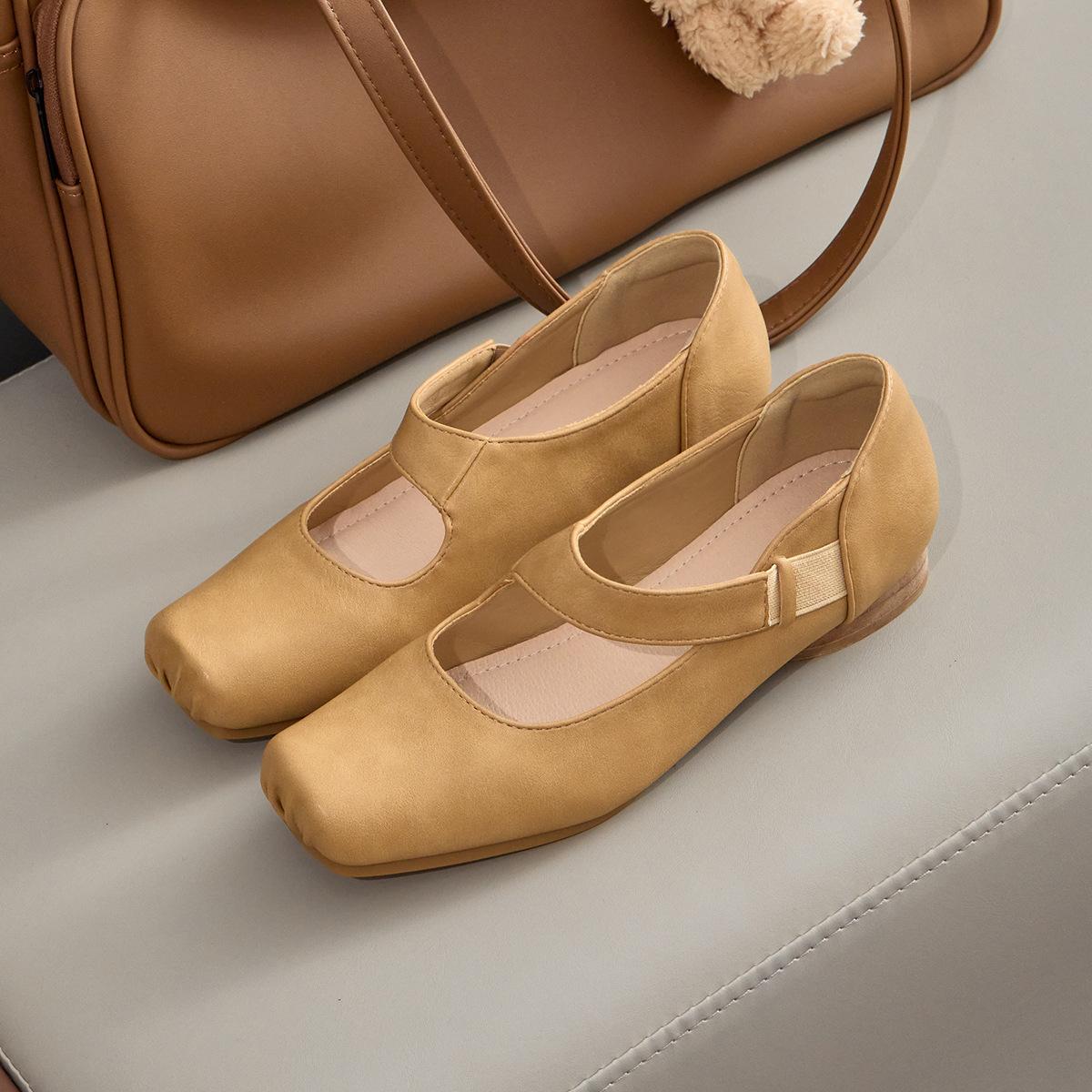 Niche single shoes leather women s shoes autumn new shoes square head thick heel high heels ballet Mary Jane shoes 40 чорний
Niche single shoes leather women s shoes autumn new shoes square head thick heel high heels ballet Mary Jane shoes 40 чорний