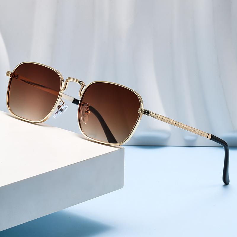 Latest Stylish Square Sunglasses Female Classic Design Luxury Alloy Metal Retro Sun Eyewear Female Oculos De Sol UV Protection 400 Eyewear
Latest Stylish Square Sunglasses Female Classic Design Luxury Alloy Metal Retro Sun Eyewear Female Oculos De Sol UV Protection 400 Eyewear