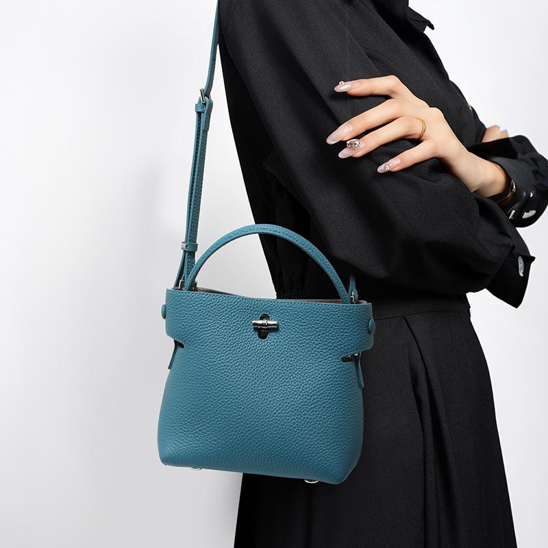Cowhide Handbag High End Niche Design New Bag Bucket Bag One Shoulder Hand Crossbody Underarm
Cowhide Handbag High End Niche Design New Bag Bucket Bag One Shoulder Hand Crossbody Underarm