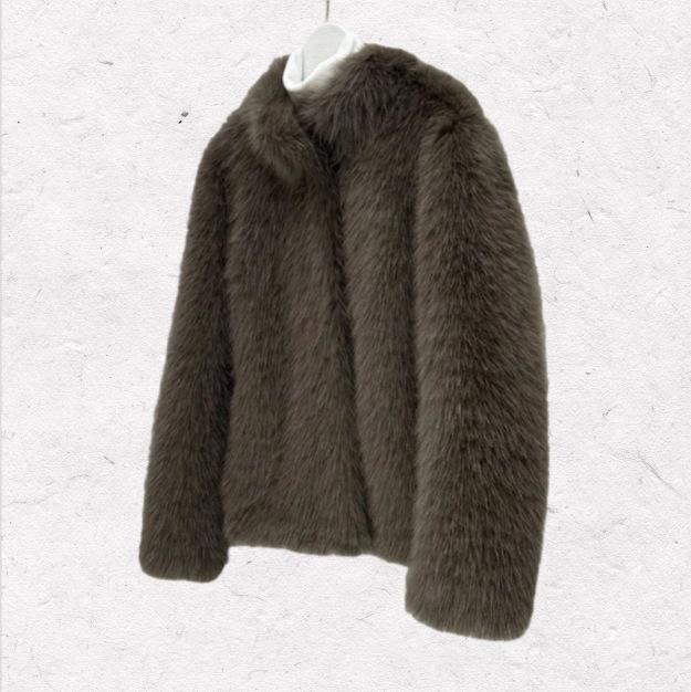 Premium brown imitation fox fur coat women s winter 2 new short stand-up collar plush coat tide XXL
Premium brown imitation fox fur coat women s winter 2 new short stand-up collar plush coat tide XXL