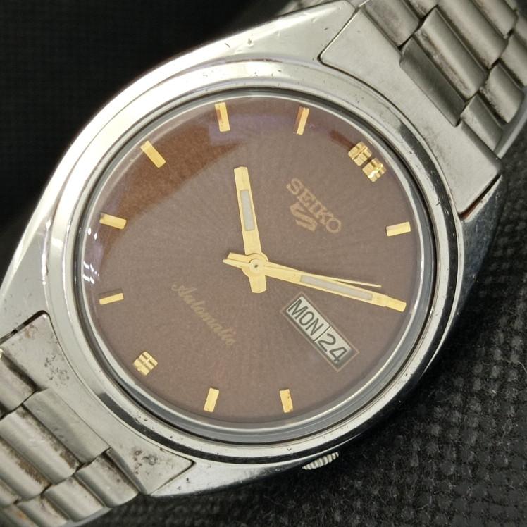 USED VINTAGE SEIKO 5 AUTOMATIC 7009A JAPAN MENS BROWN WATCH 608a-a315066-2 SKU608a-a315066
USED VINTAGE SEIKO 5 AUTOMATIC 7009A JAPAN MENS BROWN WATCH 608a-a315066-2 SKU608a-a315066