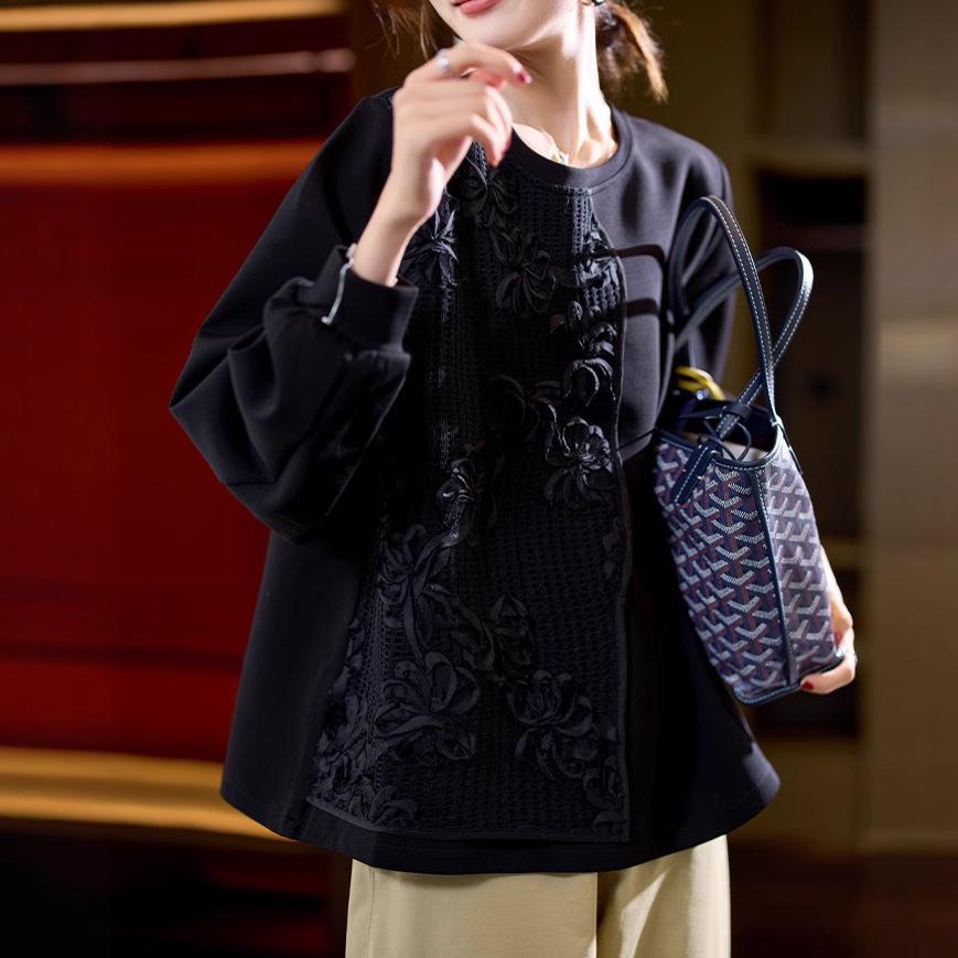 Winter 2024 Women s Trendy Black Embroidered Long-Sleeve T-Shirt, New Chinese Style, Plus Size 4XL
Winter 2024 Women s Trendy Black Embroidered Long-Sleeve T-Shirt, New Chinese Style, Plus Size 4XL