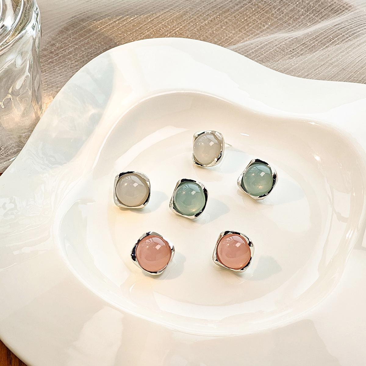 Silver Needle Korean Style High-End Jelly Color Geometric Earrings – Sweet, Fresh, Versatile Square & Round Stud Design синий
Silver Needle Korean Style High-End Jelly Color Geometric Earrings – Sweet, Fresh, Versatile Square & Round Stud Design синий