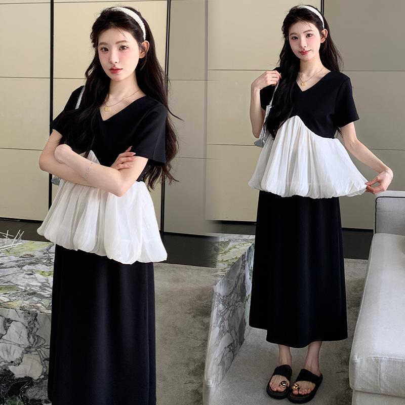 Chic Color Block Maternity Top & Skirt Set (2026) L
Chic Color Block Maternity Top & Skirt Set (2026) L