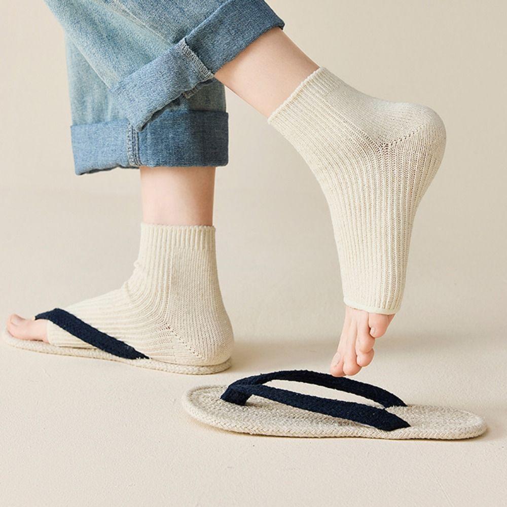 3Pairs Knitted Short Tube Socks Simple Mid-calf Socks Women Casual Bare Toe Socks Girl White&Navy Blue&Black
3Pairs Knitted Short Tube Socks Simple Mid-calf Socks Women Casual Bare Toe Socks Girl White&Navy Blue&Black