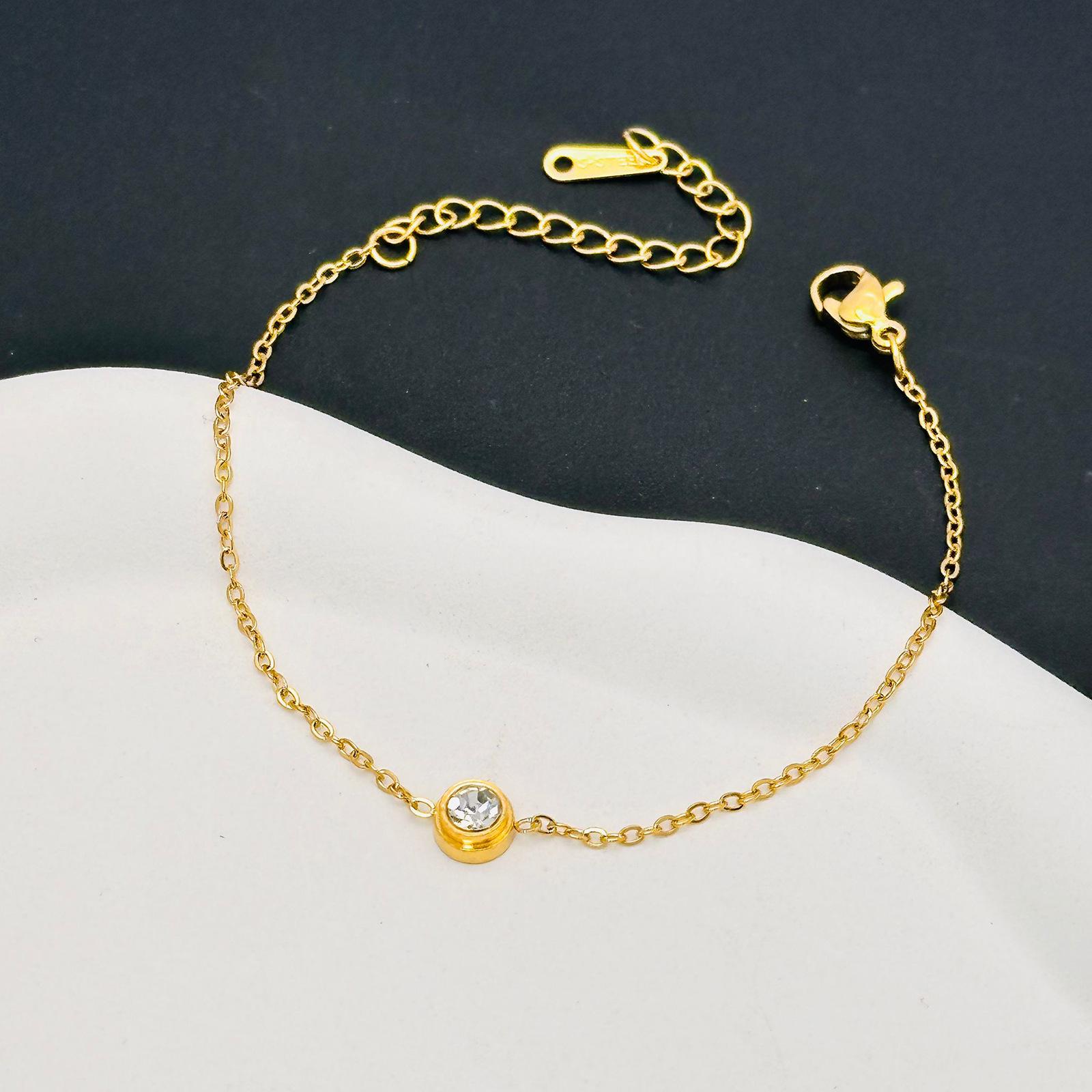 Женское ожерелье из титановой стали 18 карат с одним бриллиантом на ключице
Женское ожерелье из титановой стали 18 карат с одним бриллиантом на ключице