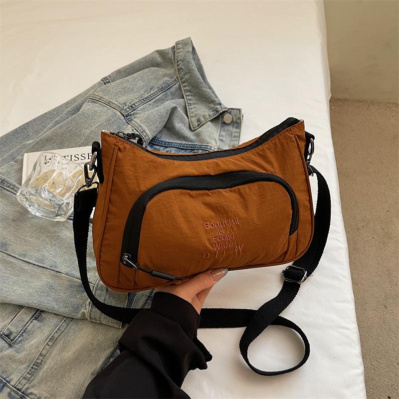 Retro casual fashion sense bag women s 2025 autumn new fashion shoulder messenger bag niche casual simple bag коричневый
Retro casual fashion sense bag women s 2025 autumn new fashion shoulder messenger bag niche casual simple bag коричневый