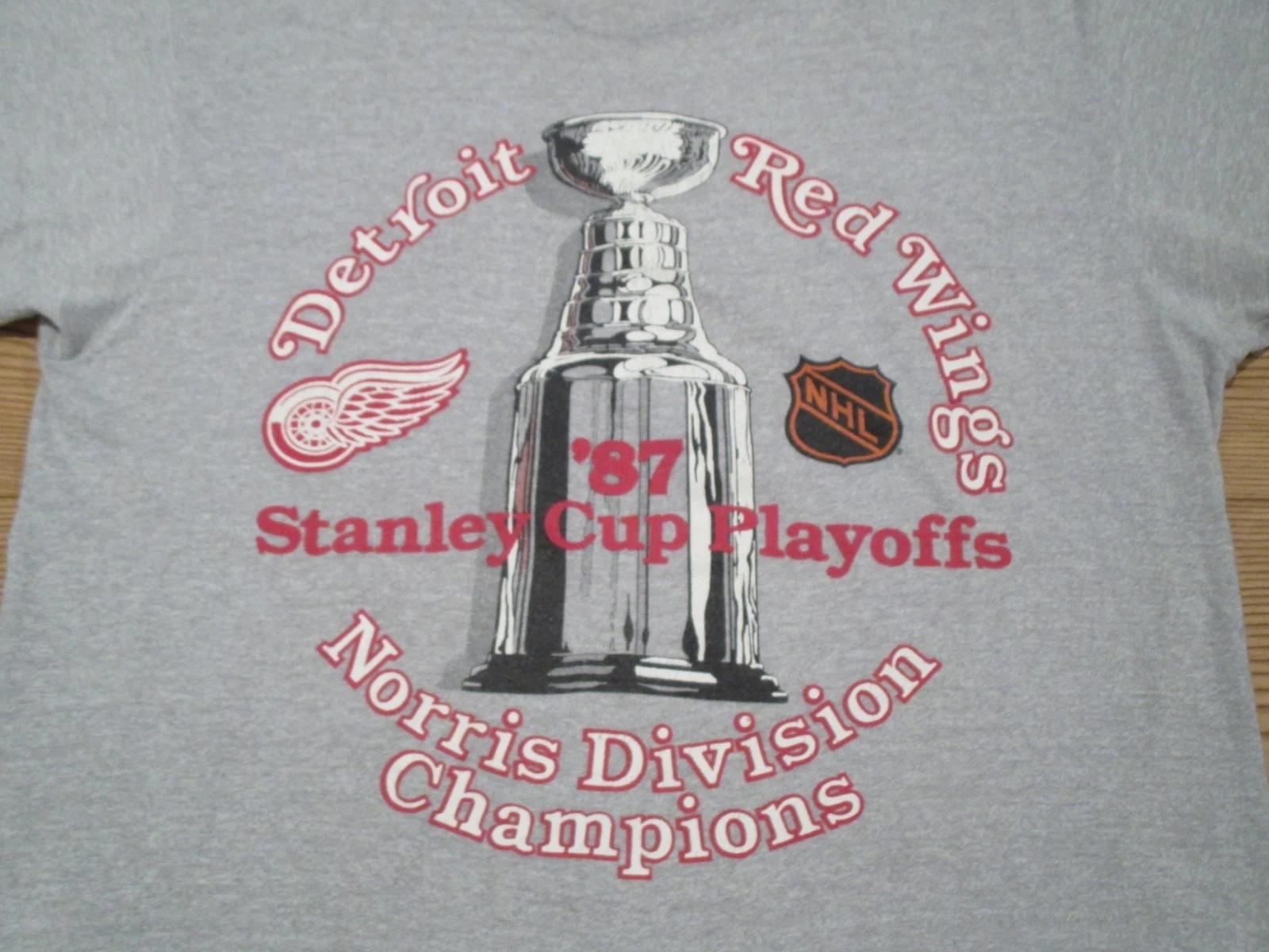 vintage 1987 DETROIT RED WINGS STANLEY CUP T-Shirt XS/S ice hockey single stitch S
vintage 1987 DETROIT RED WINGS STANLEY CUP T-Shirt XS/S ice hockey single stitch S