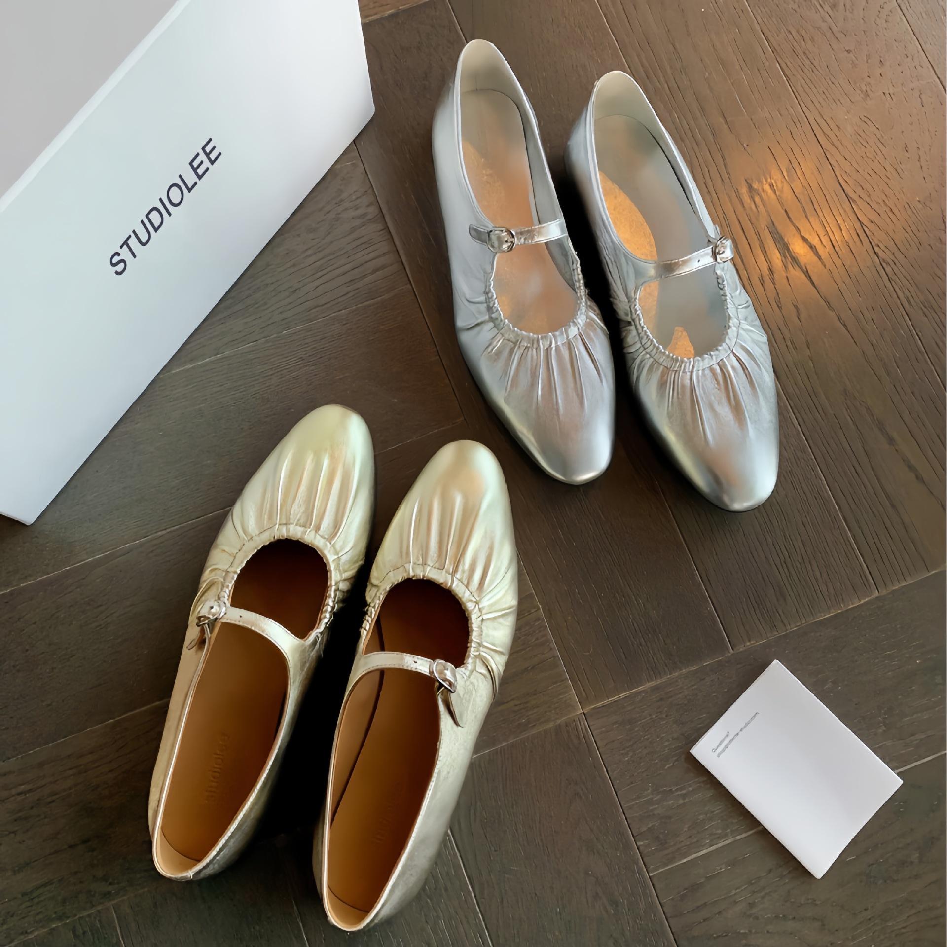 Cowhide high-end leather silver Mary Jane single shoes women s spring beautiful small heels flat small leather shoes ladyshoes 35
Cowhide high-end leather silver Mary Jane single shoes women s spring beautiful small heels flat small leather shoes ladyshoes 35