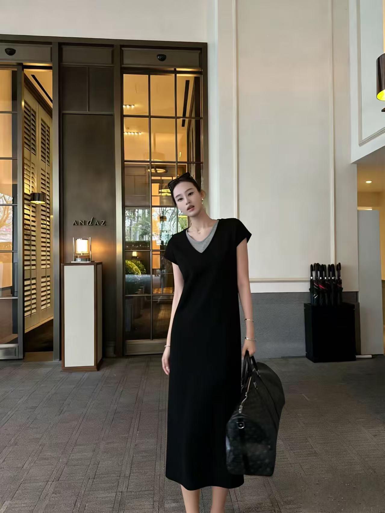 Elegant 2026 Grey V-Neck Maternity Dress: Chic, Comfortable, and Versatile. Large чорний
Elegant 2026 Grey V-Neck Maternity Dress: Chic, Comfortable, and Versatile. Large чорний