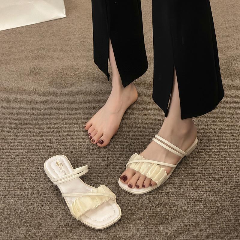 Flat sandals women s summer fashion with skirt new high-end beach sandals 35 чорний
Flat sandals women s summer fashion with skirt new high-end beach sandals 35 чорний