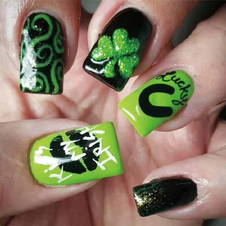 24 Pieces Patrick s Day Nail Art Short Press On Nail With Green Shamrock And Glitters Design Irish Acrylic Nail 1
24 Pieces Patrick s Day Nail Art Short Press On Nail With Green Shamrock And Glitters Design Irish Acrylic Nail 1