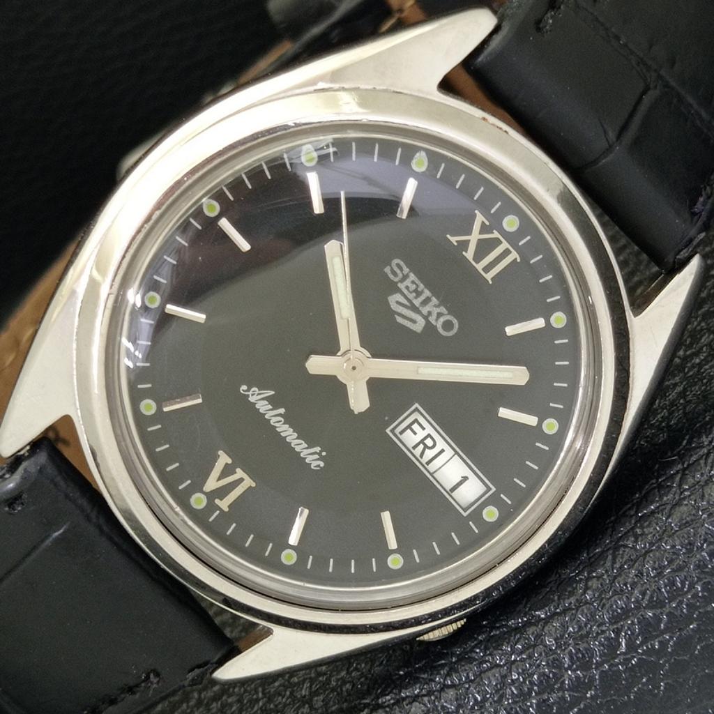 VINTAGE SEIKO 5 AUTOMATIC 7S26A JAPAN MENS BLACK COLOR DIAL WATCH a500107-2 R151a-a500107
VINTAGE SEIKO 5 AUTOMATIC 7S26A JAPAN MENS BLACK COLOR DIAL WATCH a500107-2 R151a-a500107