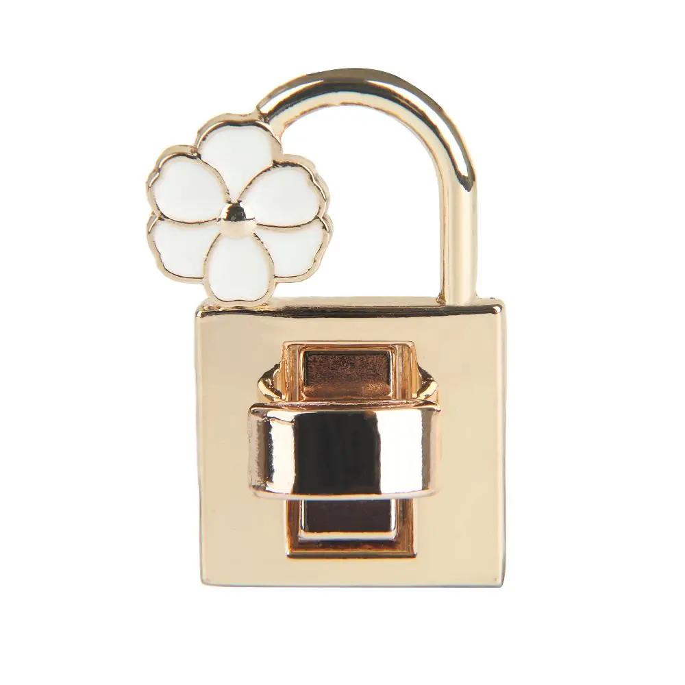 Exquisite Metal Bag Accessories Handbag Flower Turn Lock Hardware DIY Clasp белый
Exquisite Metal Bag Accessories Handbag Flower Turn Lock Hardware DIY Clasp белый