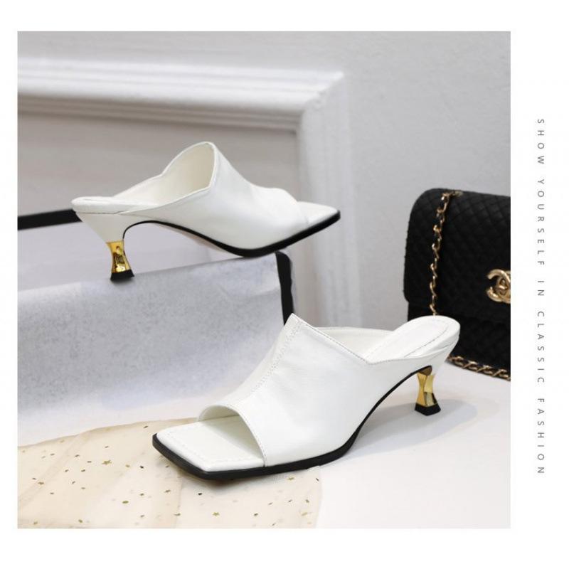 Fashion Square toe sandals summer new comfortable one-line solid color mid-heel fashionable outdoor sandals for women 34 белый
Fashion Square toe sandals summer new comfortable one-line solid color mid-heel fashionable outdoor sandals for women 34 белый