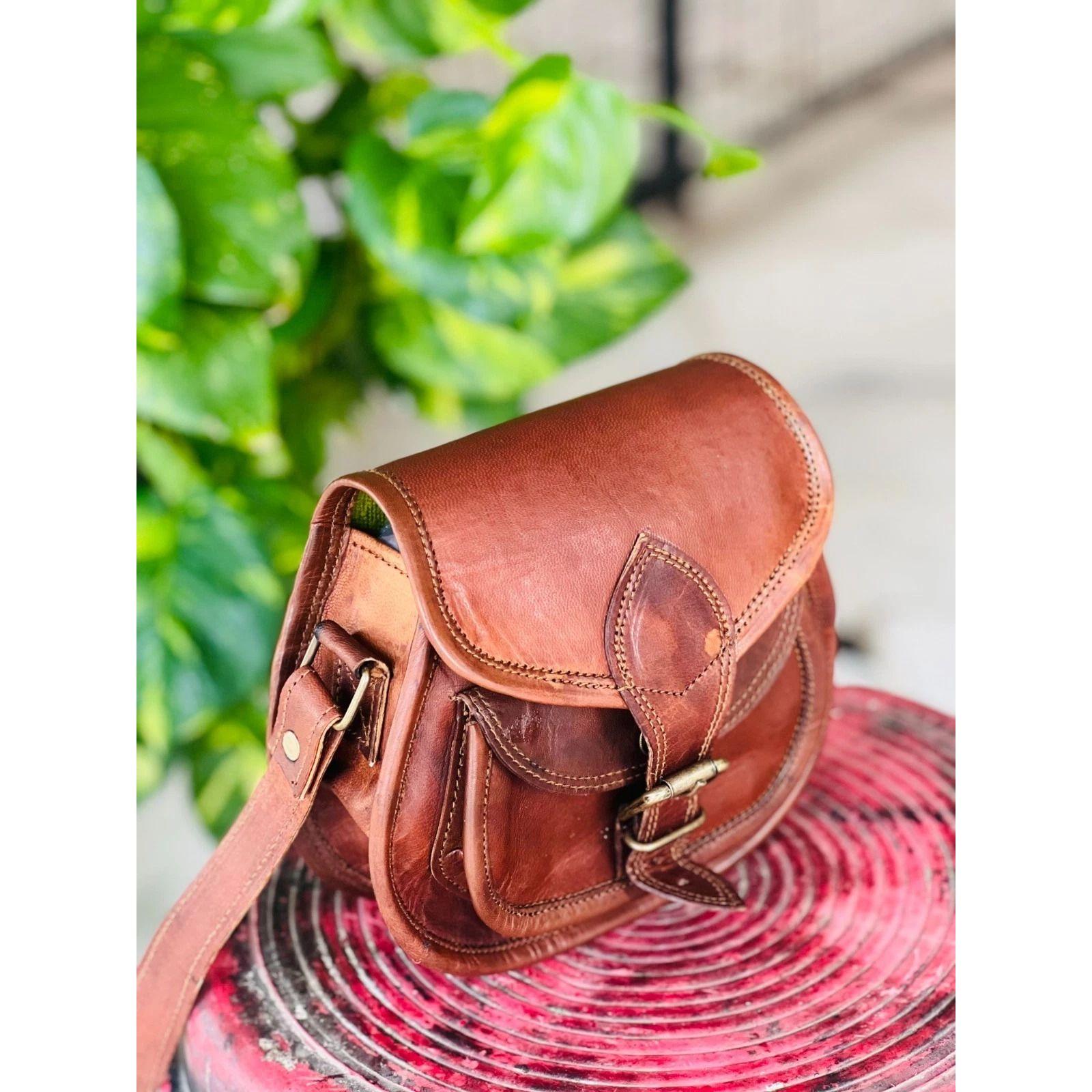 Vintage Saddle Bag Genuine Goat Hygienic Leather Brown Messenger Shoulder 9 x 7 x 3 in коричневый
Vintage Saddle Bag Genuine Goat Hygienic Leather Brown Messenger Shoulder 9 x 7 x 3 in коричневый