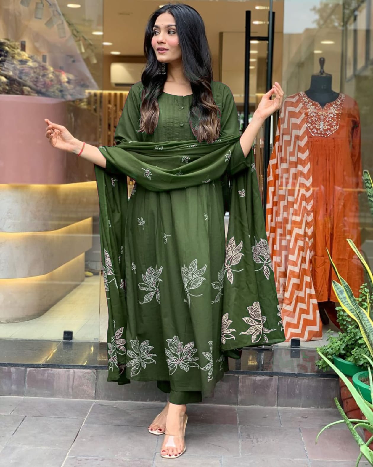 Дизайнерская одежда для вечеринок Anarkali Kurti Salwar Suit Women Indian Top Tunic Kurta Pant Dupatta Set Dress
Дизайнерская одежда для вечеринок Anarkali Kurti Salwar Suit Women Indian Top Tunic Kurta Pant Dupatta Set Dress
