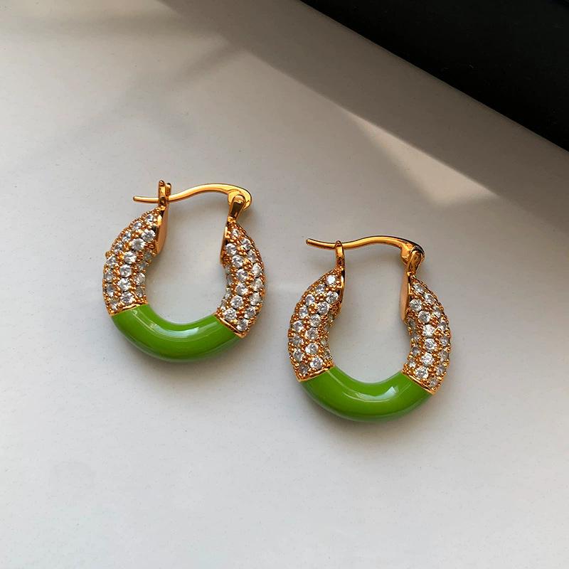 European and American zircon enamel ear buckle women s light luxury niche design sense high-grade unique earrings temperament earrings new models
European and American zircon enamel ear buckle women s light luxury niche design sense high-grade unique earrings temperament earrings new models