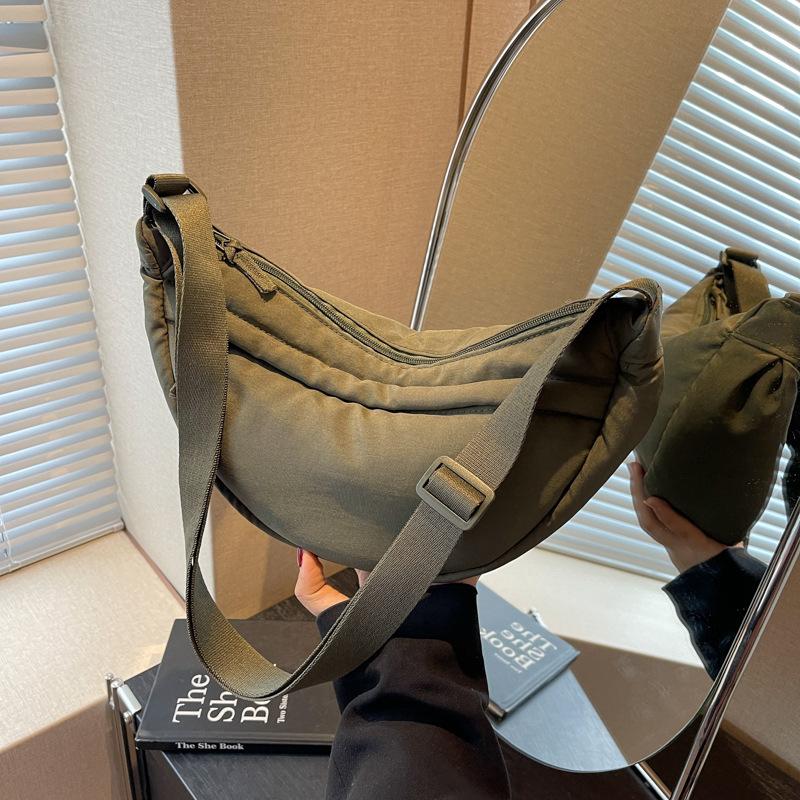 Nylon cloth bag, women s tote bag, large-capacity autumn and winter crossbody 2024 new versatile shoulder class commuter bag зелений
Nylon cloth bag, women s tote bag, large-capacity autumn and winter crossbody 2024 new versatile shoulder class commuter bag зелений