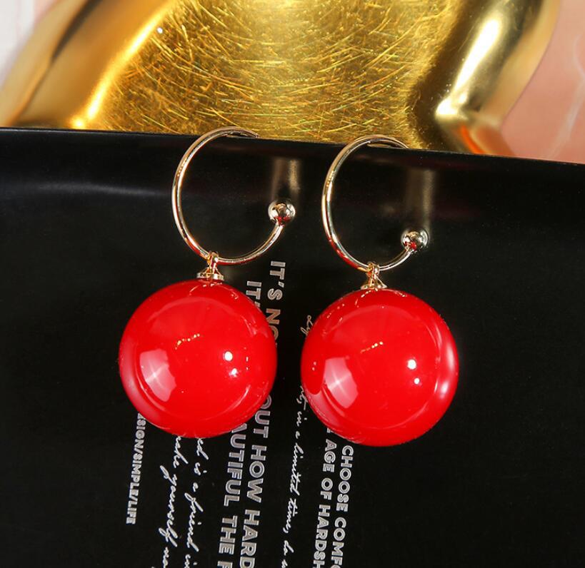 Trendy Temperament Geometry C-shaped Exaggerate Big Pearl Pendant Hoop Earring for Women Korea Charm Jewelry Accessory Gifts
Trendy Temperament Geometry C-shaped Exaggerate Big Pearl Pendant Hoop Earring for Women Korea Charm Jewelry Accessory Gifts