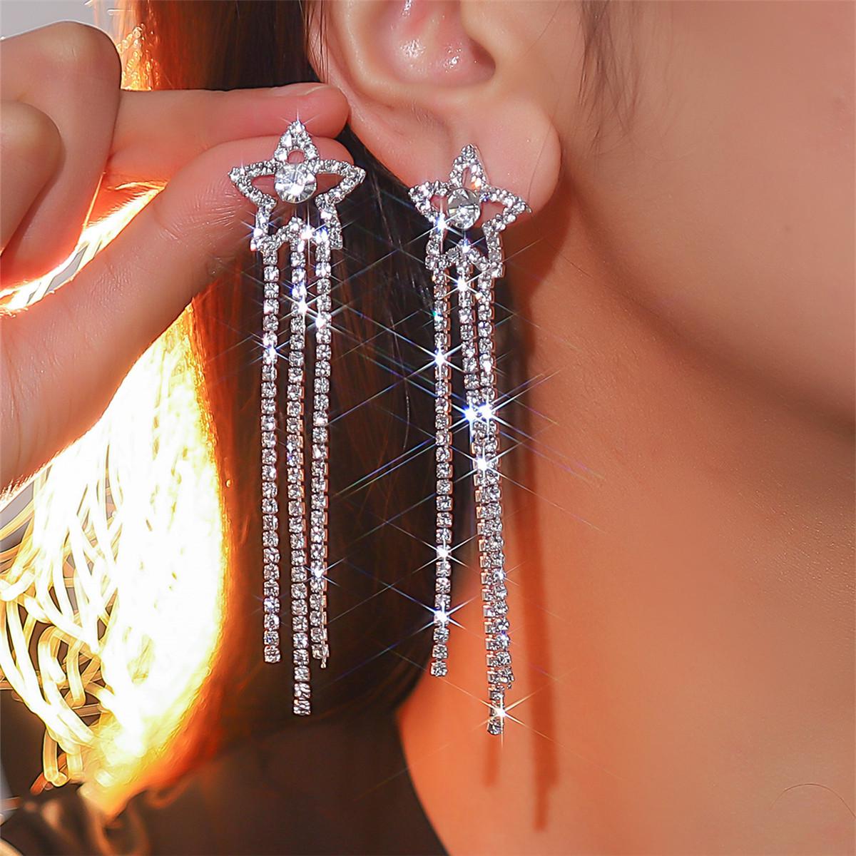 Luxurious Bridal Tassel Earrings: European & American Five-Pointed Star Design with Zircon Inlay серебряный
Luxurious Bridal Tassel Earrings: European & American Five-Pointed Star Design with Zircon Inlay серебряный