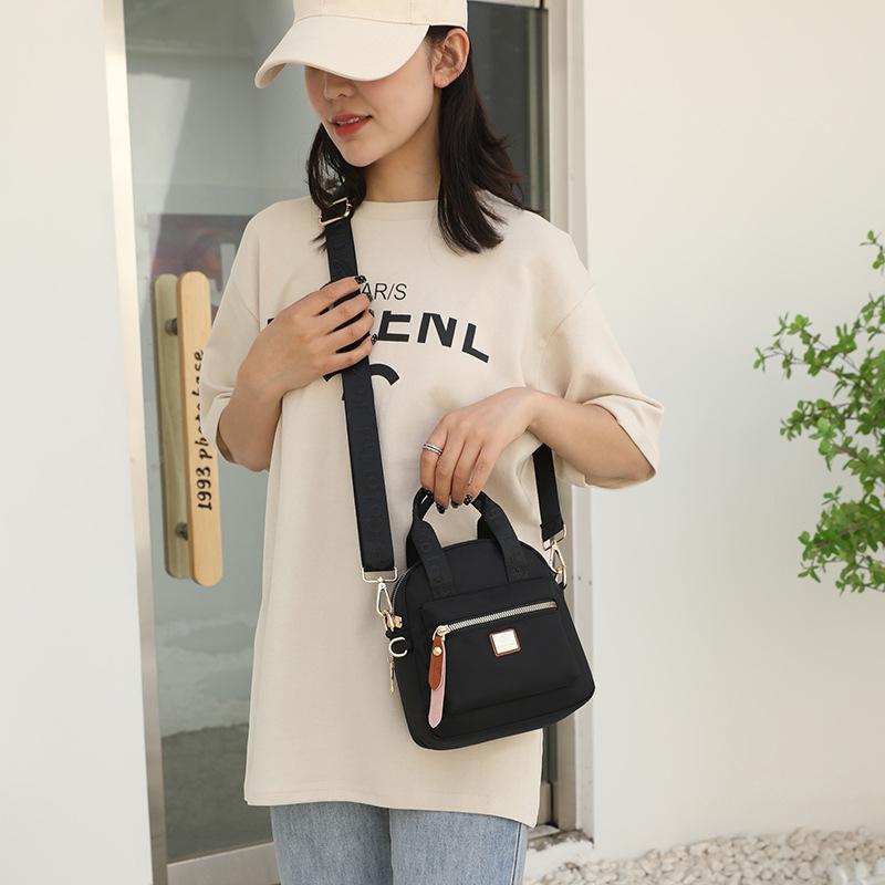 New messenger bag women s outdoor leisure shoulder bag portable mobile phone change bag small bag чёрный
New messenger bag women s outdoor leisure shoulder bag portable mobile phone change bag small bag чёрный