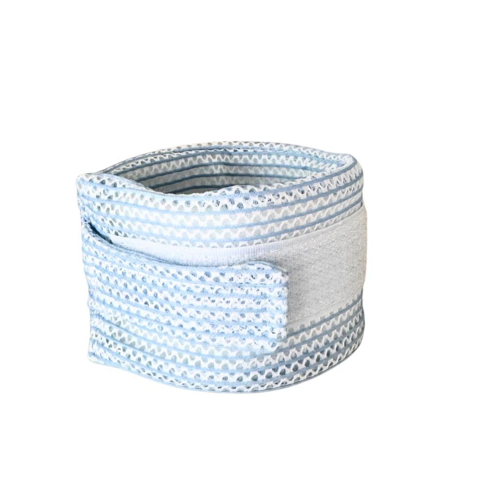 Comfortable Dog Cat Neck Brace Cover Adjustable Elizabethan Collar Premium Cervical Cone Recovery XS світло-синій колір
Comfortable Dog Cat Neck Brace Cover Adjustable Elizabethan Collar Premium Cervical Cone Recovery XS світло-синій колір