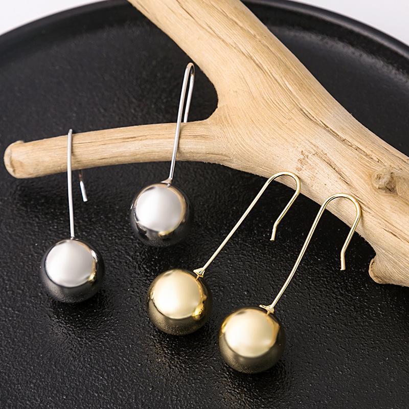 2023 Minimalist Geometric Earrings: European & American Niche Style with Round Bead Ear Hooks
2023 Minimalist Geometric Earrings: European & American Niche Style with Round Bead Ear Hooks
