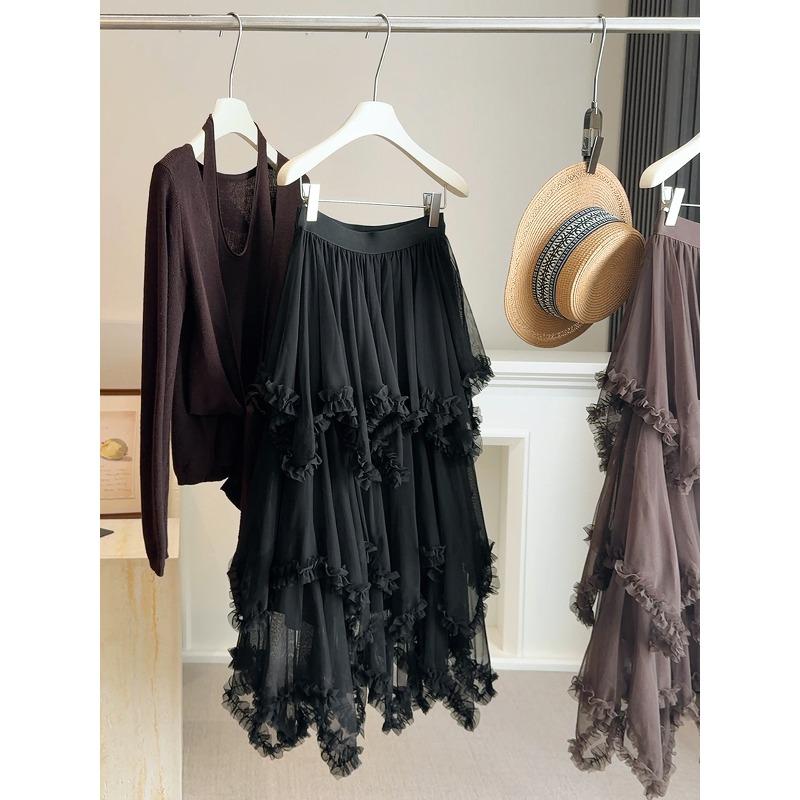 Irregular design A word medium and long mesh cake skirt women s spring and summer new fungus edge fluffy skirt One size fits all чорний
Irregular design A word medium and long mesh cake skirt women s spring and summer new fungus edge fluffy skirt One size fits all чорний