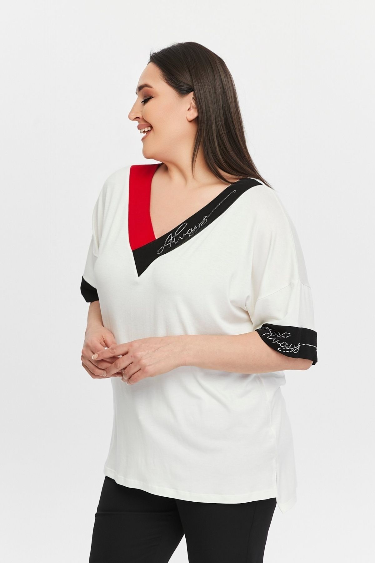 Women s Big Size Blouse Blouse with Colorful Stone Text Printed on Collar and Sleeves 
Women s Big Size Blouse Blouse with Colorful Stone Text Printed on Collar and Sleeves