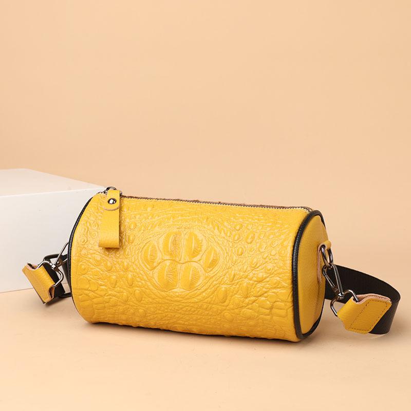 Head Layer Cowhide Single Shoulder Crossbody Bag with Crocodile Pattern Small Square Bag, Wide Shoulder Strap, Zipper Opening Cover
Head Layer Cowhide Single Shoulder Crossbody Bag with Crocodile Pattern Small Square Bag, Wide Shoulder Strap, Zipper Opening Cover