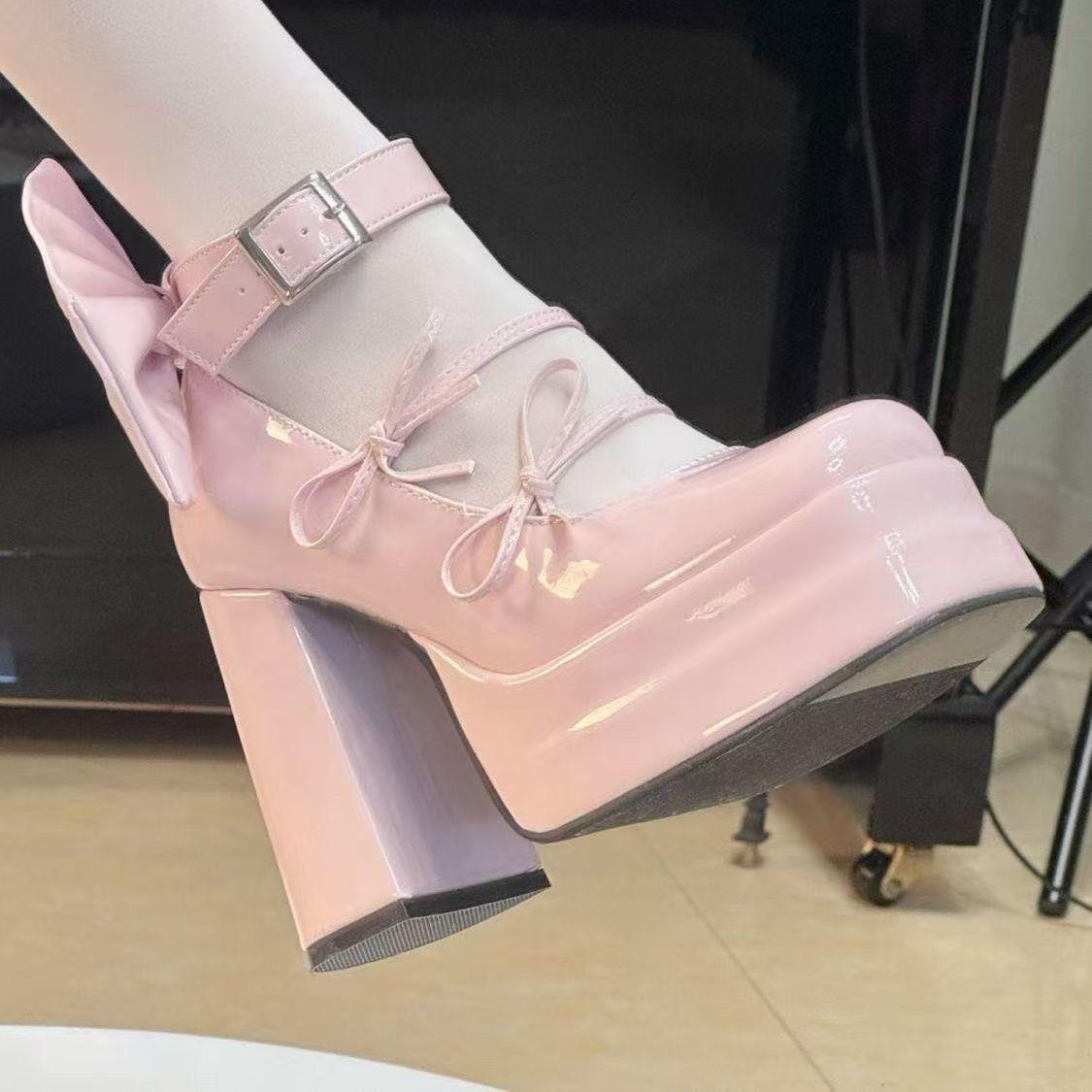 Elegant thick heel thick sole Mary Jane women s 2024 autumn new French waterproof table high heels bow with skirt single shoes 35
Elegant thick heel thick sole Mary Jane women s 2024 autumn new French waterproof table high heels bow with skirt single shoes 35