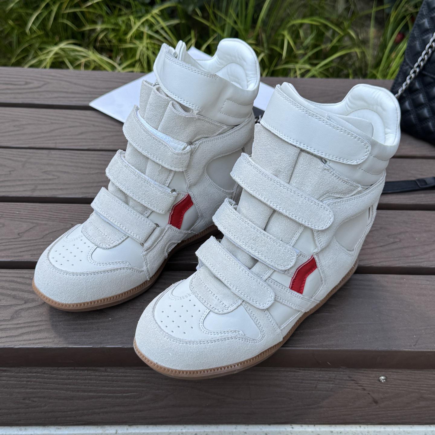 Жіночі осінні чоботи з коров ячої шкіри на липучках у корейському стилі 2025 року з прихованою платформою 39 білий
Жіночі осінні чоботи з коров ячої шкіри на липучках у корейському стилі 2025 року з прихованою платформою 39 білий