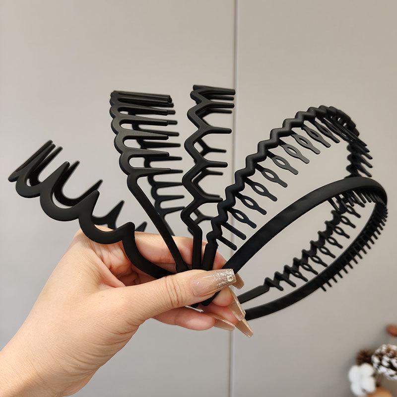 Жіноча модна нековзна пов язка на голову з зубчиками для універсального використання
Жіноча модна нековзна пов язка на голову з зубчиками для універсального використання