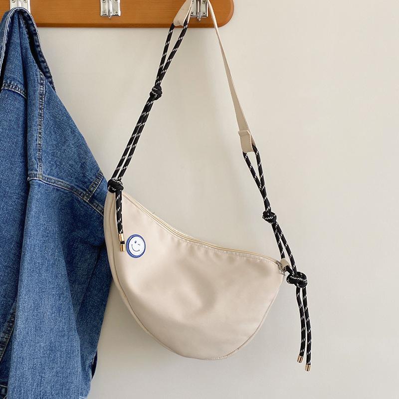 New nylon dumpling bag women s shopping messenger bag women s trend student shoulder women s bag белый
New nylon dumpling bag women s shopping messenger bag women s trend student shoulder women s bag белый